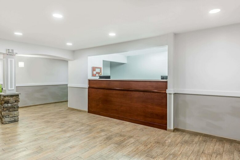 Motel Super 8 By Wyndham Nyack Ny