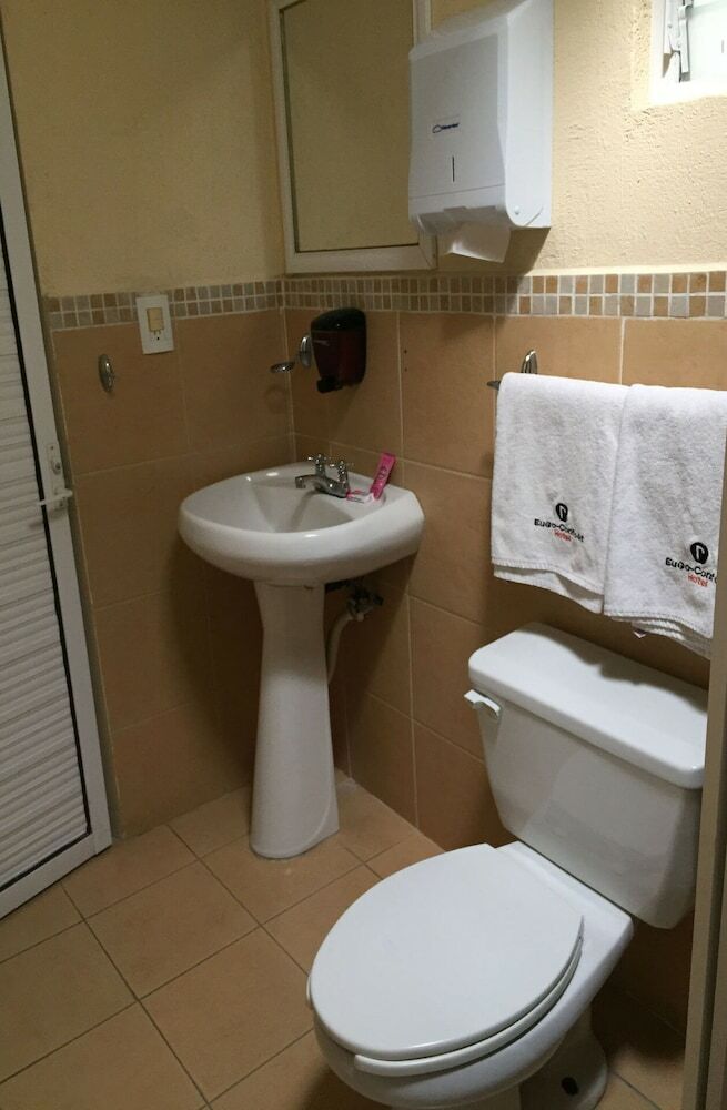 Capital O Hotel Euro Confort