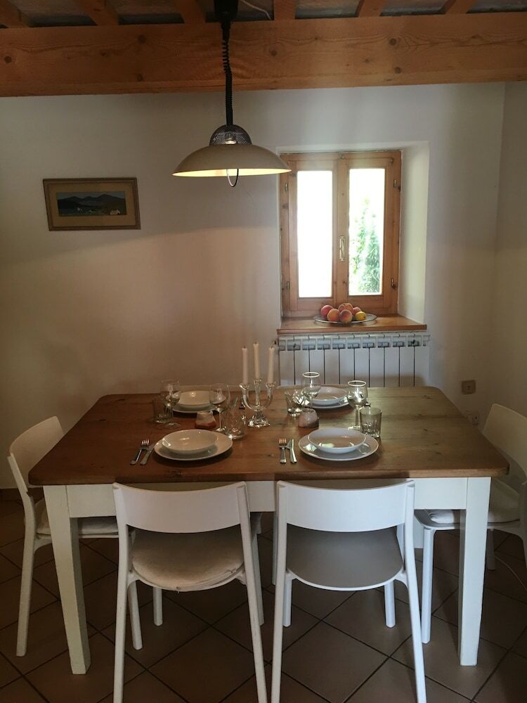 Residencia Home Set In Olive Grove