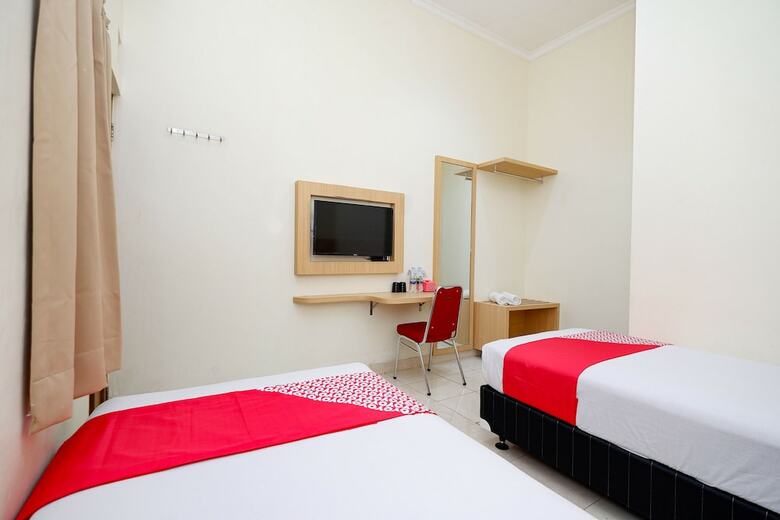 Hostal Oyo 2428 Trision Hostel