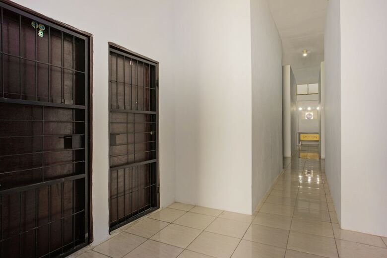 Hostal Oyo 2277 Lulu Homes