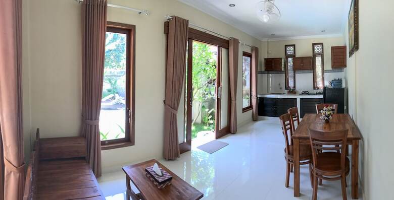 Hotel Dwaraloka House