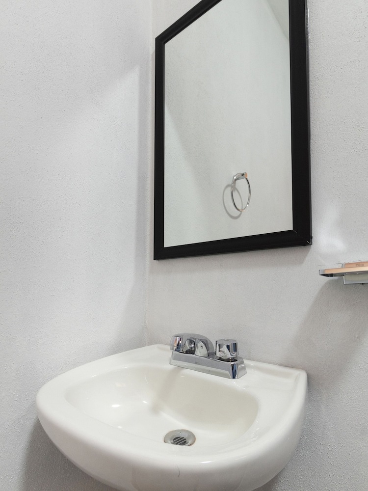 Oyo Hotel Poy Poy