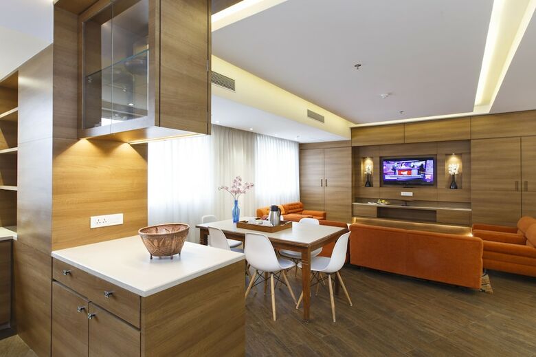 Hotel Ambassador By Ace Hotels