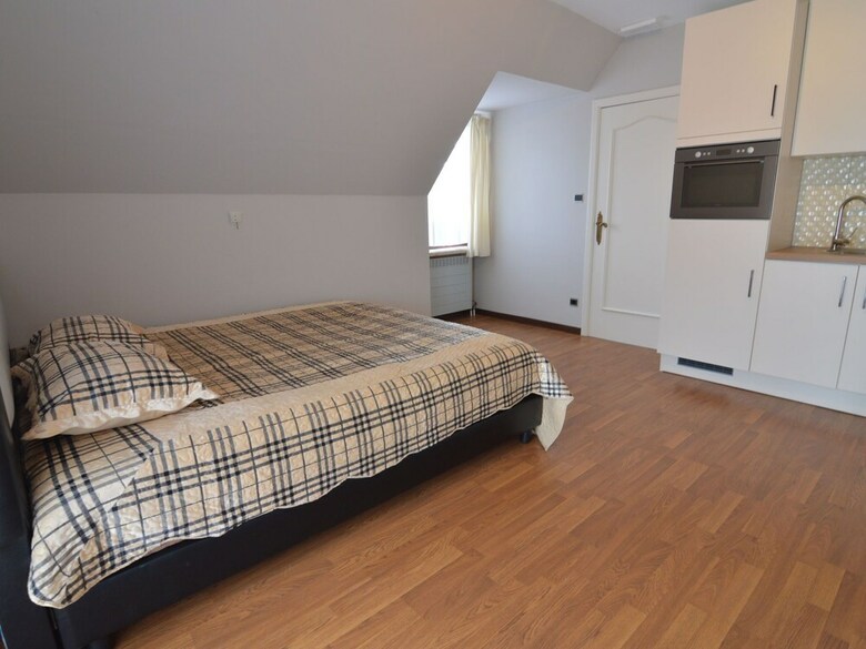 Charming Holiday Home With Jacuzzi In Bree