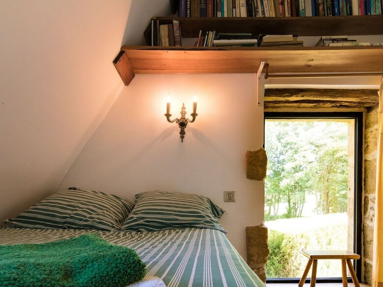 Beautiful Holiday Home In Thenon With Swimming Pool