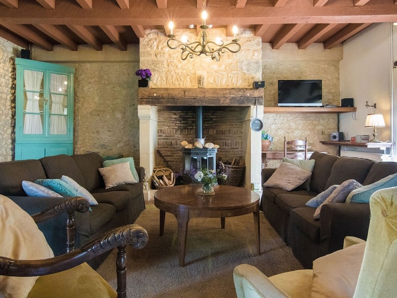 Beautiful Holiday Home In Thenon With Swimming Pool