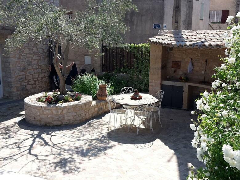 Luxurious Villa In Aix-en-provence With Jacuzzi