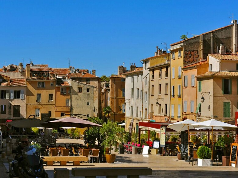 Luxurious Villa In Aix-en-provence With Jacuzzi