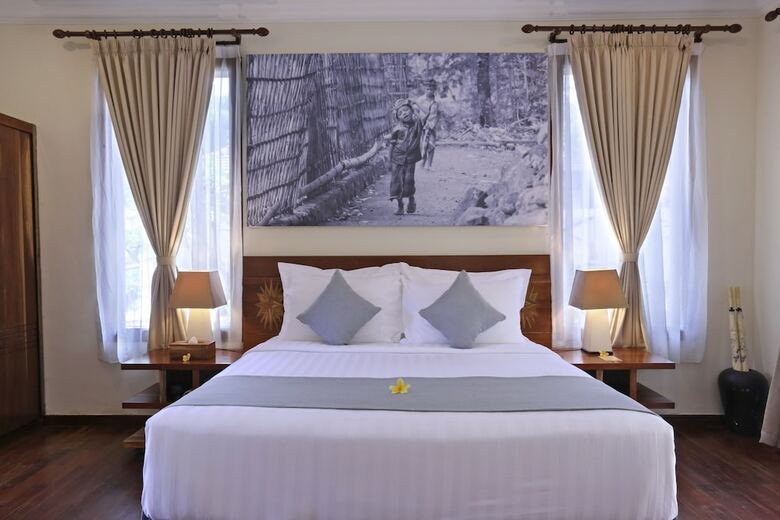 Hotel Ombak Sunset