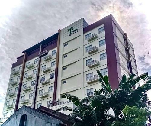Tree Hotel Makassar