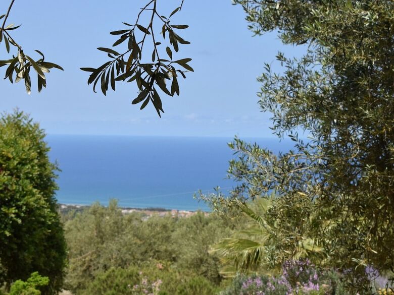 Cozy Holiday Home In Collesano With Pool