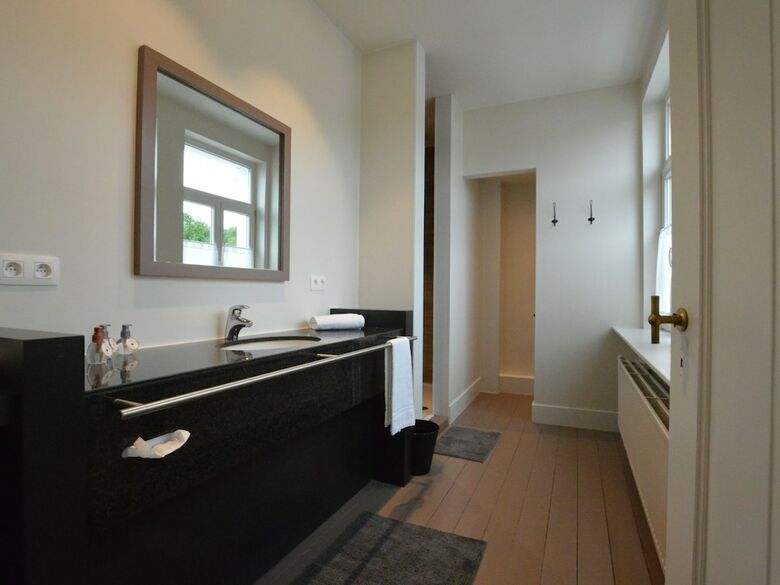Apartamentos Luxurious Villa In Heuvelland With Garden
