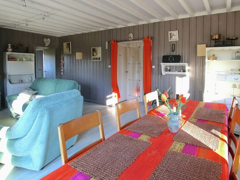 Peaceful Chalet In Transinne With Patio