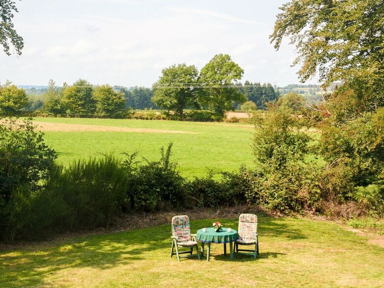 Quaint Holiday Home With Private Garden, Terrace, Barbecue