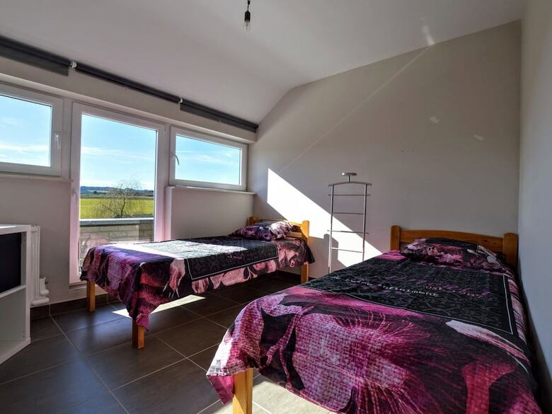 Modern Villa With Private Garden In Awan