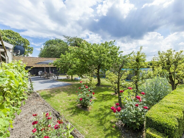 Very Centrally And Peacefully Located, Cosy And Comfortable Group Accomodation