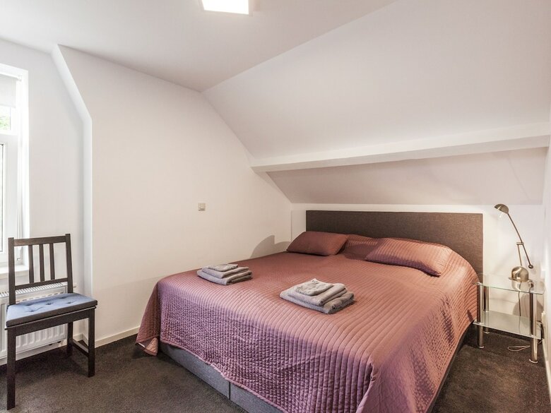 Very Centrally And Peacefully Located, Cosy And Comfortable Group Accomodation