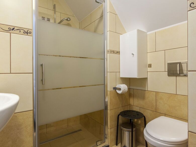 Very Centrally And Peacefully Located, Cosy And Comfortable Group Accomodation