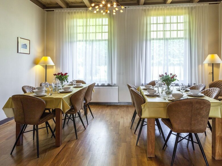 Very Centrally And Peacefully Located, Cosy And Comfortable Group Accomodation