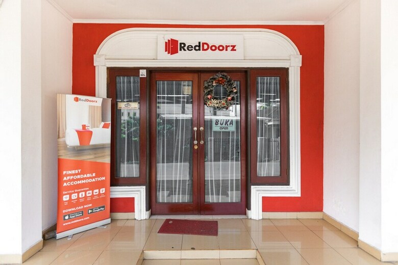 Hotel Reddoorz @ Jalan Maengket Manado