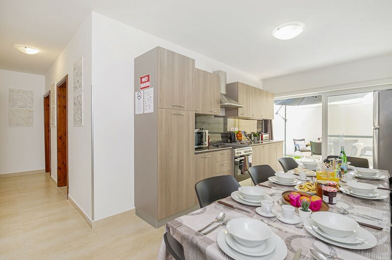 Apartamentos Summer Breeze Maisonette With Terrace