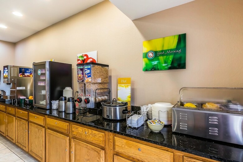 Hotel Quality Inn & Suites