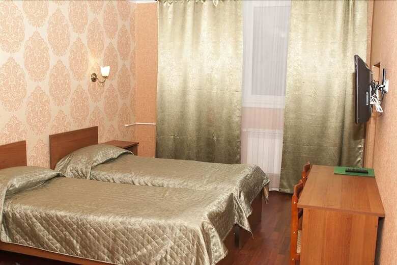 Hostal Lanselot Hotel - Hostel