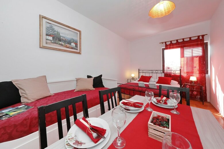 Apartments Saphron Beach