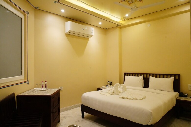 Hotel The Bayan Elegance