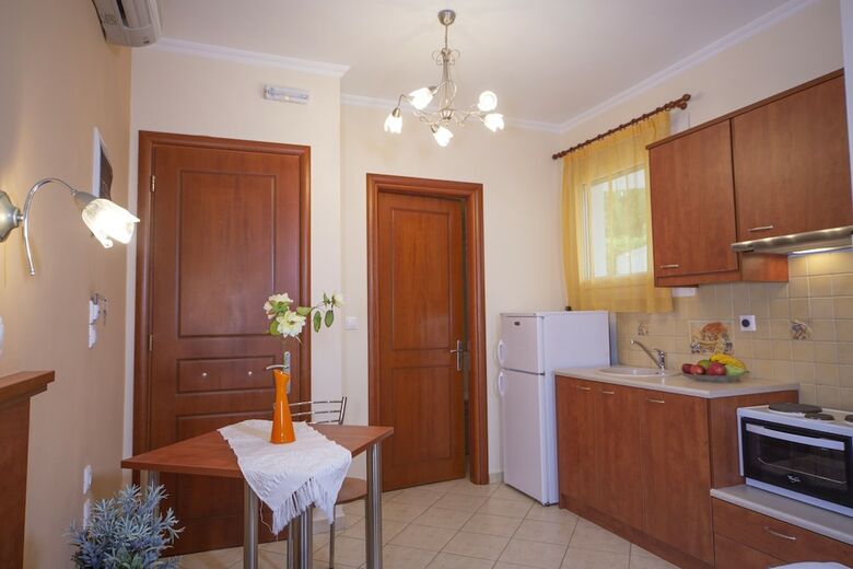 Apartamentos Beach Studio With Garden, Jacuzzi, Bbq