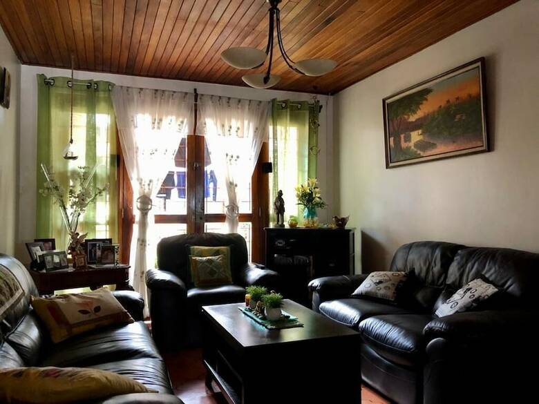 Hotel Mama Tica Guest House