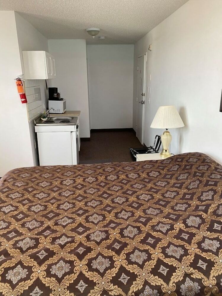 Imperial Hunter Hotel