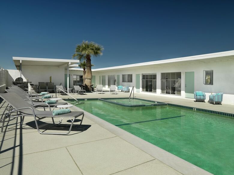 Motel Sagewater Resort And Spa