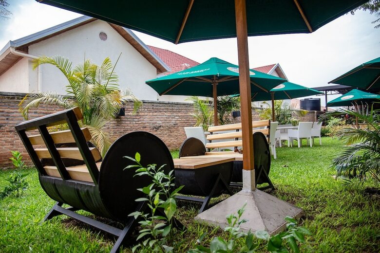 Hotel La Villa Cafe & Suites