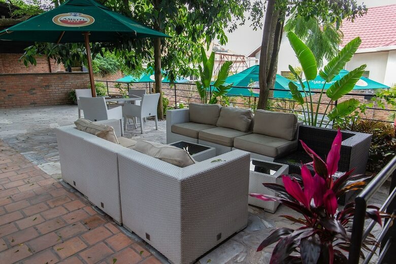 Hotel La Villa Cafe & Suites