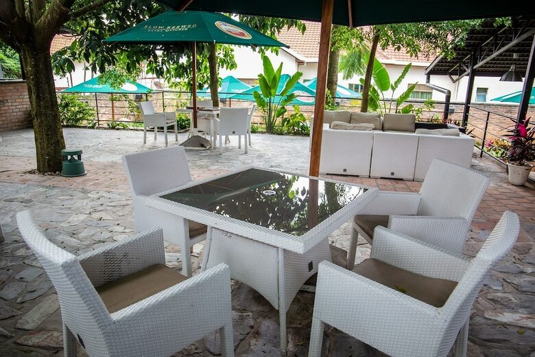 Hotel La Villa Cafe & Suites
