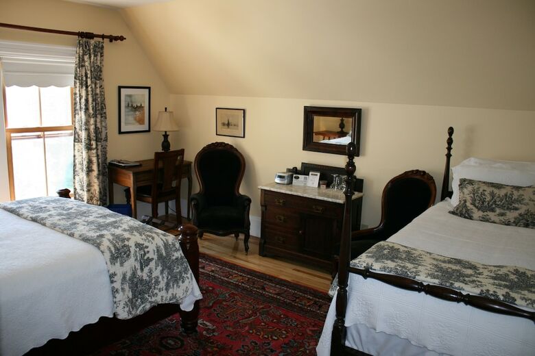 Bed & Breakfast Gillespie House Inn