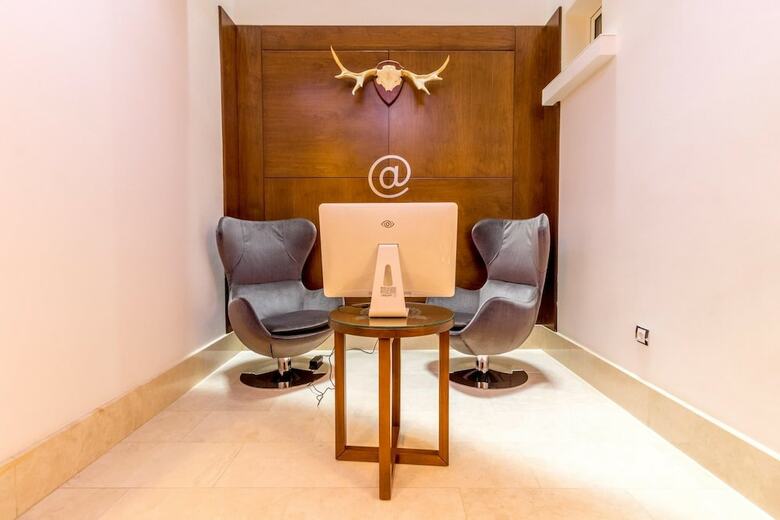Hotel Azdif