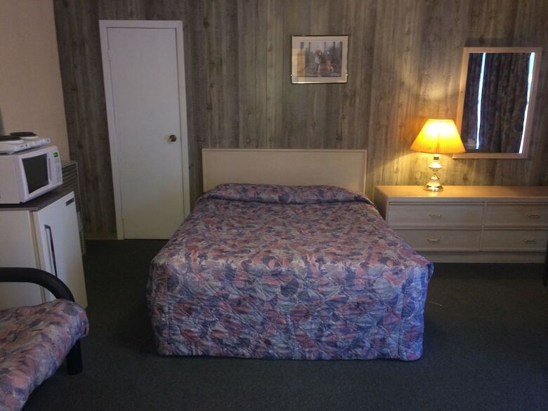 Road Runner Motel