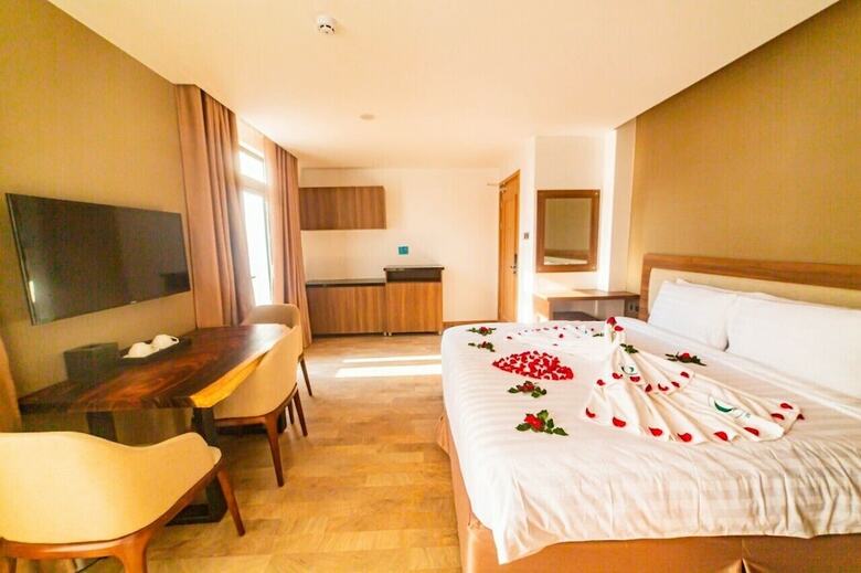Q Hotel