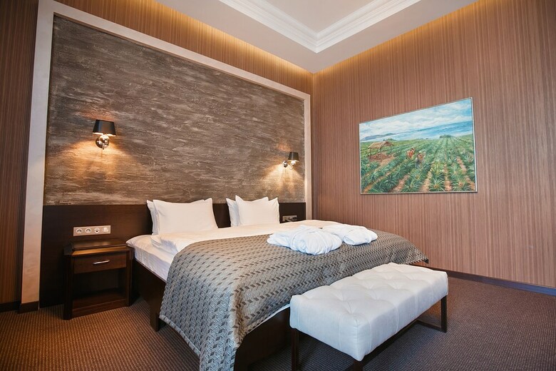 Tsunami Spa Hotel