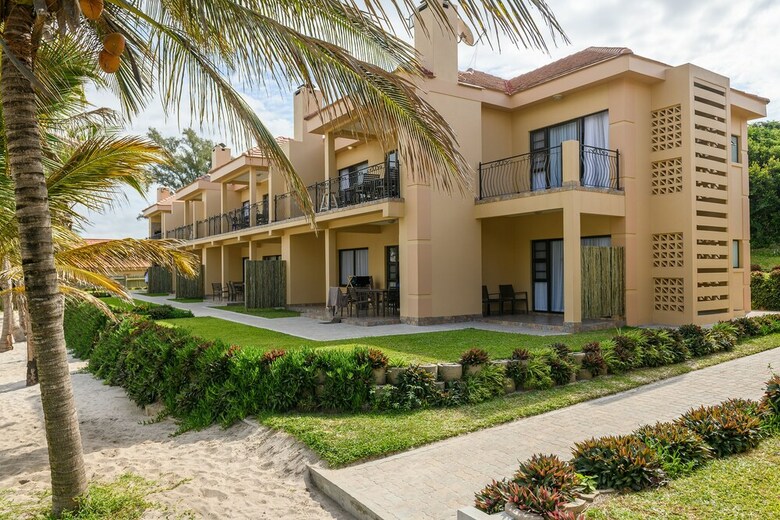 Apartamentos San Martinho Beach Club