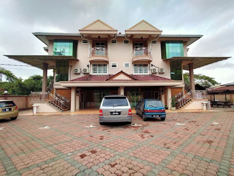 Hostal Spot On 89942 M & H Rizq Ventures