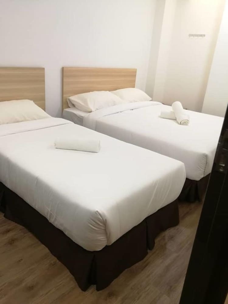 N City Hotel