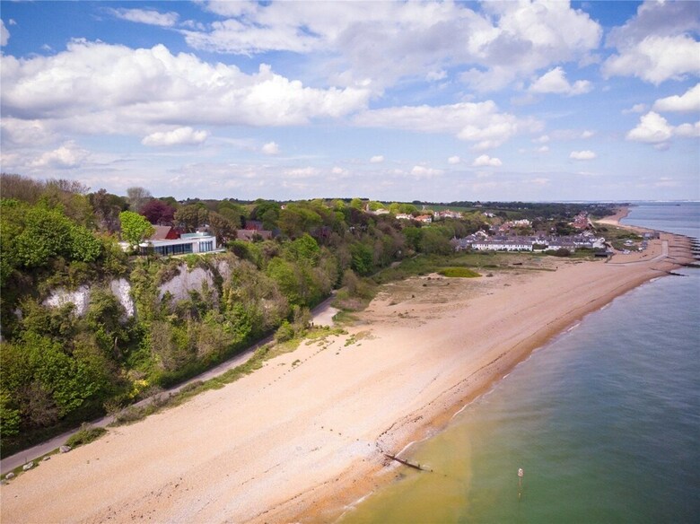 Cabana Seaside Chalet - Sleeps 6