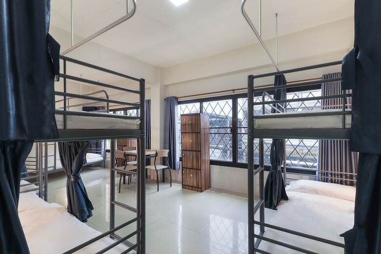 Hostal Oyo 724 Green Light Cafe&bed Hostel