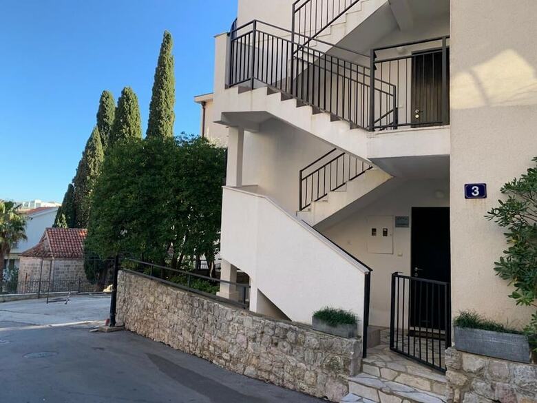 Apartments Petrovac