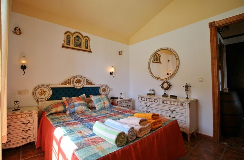 1038 Villa Cruz