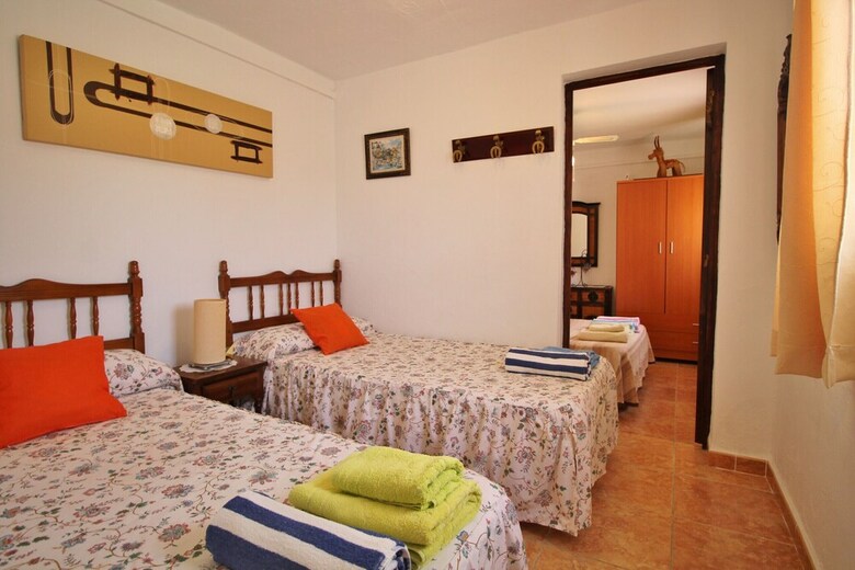 1038 Villa Cruz